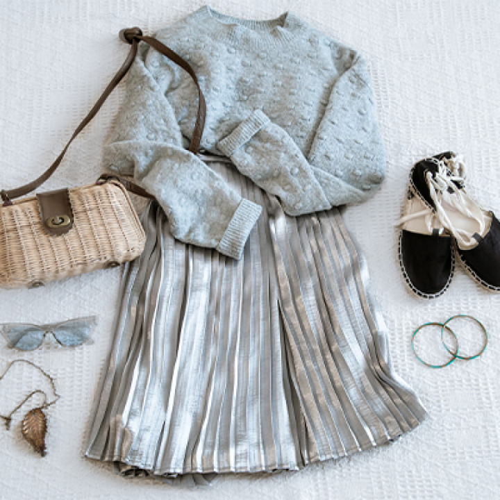 The Capsule Wardrobe Essentials: 10 Pieces for Infinite Styles